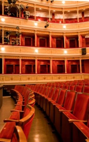 www.theaterspielplan.at
