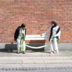 Bild JEPPE HEIN: MODIFIED SOCIAL BENCHES  | JEPPE HEIN Modified Social Benches  | (c) 2006 Courtesy: Johann K�nig, Berlin and 303 Gallery, New York