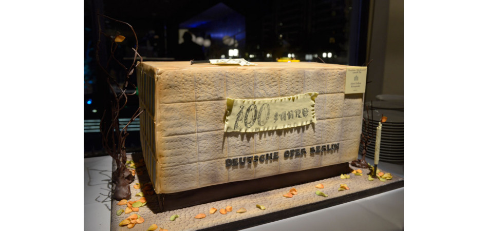 Eine Festtorte © Bettina Stöß