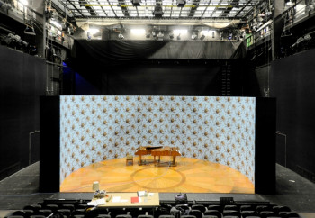 Bühne <i>Figaro</i>; Foto: Sebastian Hoppe Bühne <i>Figaro</i>; Foto: Sebastian Hoppe