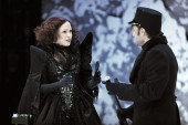 Illusion (vlnr: Stefanie Rösner, Florian Jahr) | Foto: Sebastian Hoppe