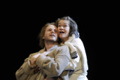 Einsame Menschen (vlnr: Ingo Tomi, Tina Engel) | Foto: Sebastian Hoppe