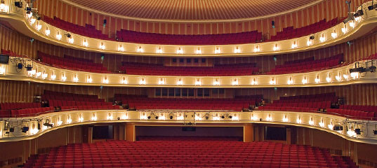 Zuschauerraum im Opernhaus Düsseldorf | (c) Hans Jörg MIchel Zuschauerraum im Opernhaus Düsseldorf | (c) Hans Jörg MIchel
