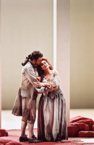 MANON LESCAUT | Adina Nitescu als Manon und Marcello Giordani als Renato des Grieux | Das Foto ist honorarpflichtig. Fotograf: Bernd Uhlig 2004 | Bernd Uhlig MANON LESCAUT | Adina Nitescu als Manon und Marcello Giordani als Renato des Grieux | Das Foto ist honorarpflichtig. Fotograf: Bernd Uhlig 2004 | Bernd Uhlig