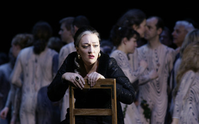 Lohengrin | Michaela Schuster als Ortrud | Staatsopernchor (c) Karl Foster Lohengrin | Michaela Schuster als Ortrud | Staatsopernchor (c) Karl Foster