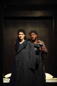 OTHELLO | Anja Harteros as Desdemona, José Cura as Othello | The pictures are protected by copyright. Photographer: Barbara Aumüller 2010 | Barbara Aumüller OTHELLO | Anja Harteros as Desdemona, José Cura as Othello | The pictures are protected by copyright. Photographer: Barbara Aumüller 2010 | Barbara Aumüller