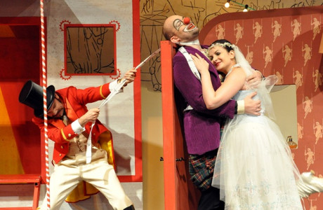 James Bobby (Graf Almaviva), David Jerusalem (Figaro), Luiza Fatyol (Susanna) | (c) Frank Heller James Bobby (Graf Almaviva), David Jerusalem (Figaro), Luiza Fatyol (Susanna) | (c) Frank Heller